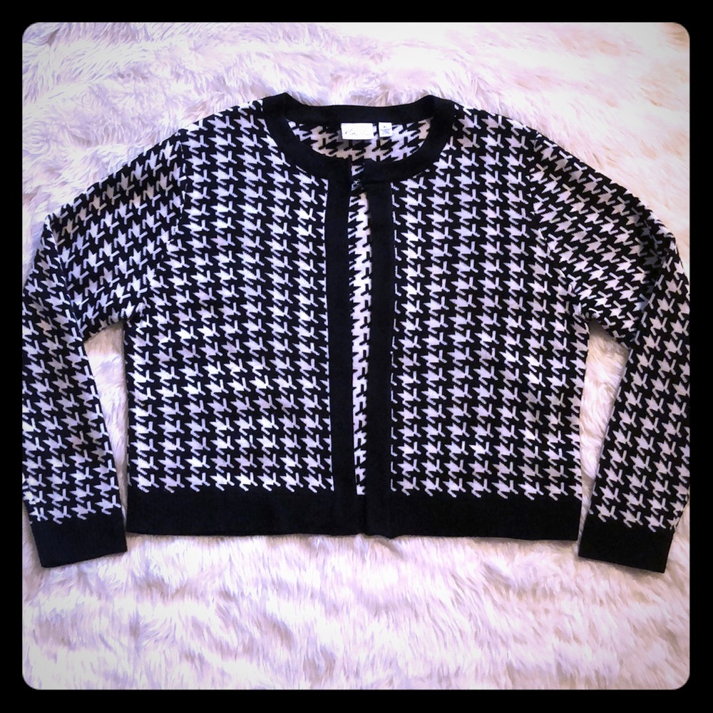 4/$20 Houndstooth Cardigan